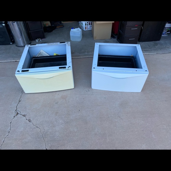 Washer & Dryer Pedestal - Picture 1 of 3